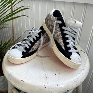 P448 John sneaker, size 37